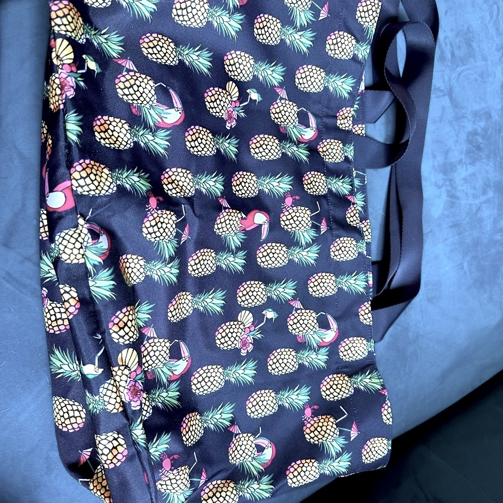 Vera Bradley Disney L Toucan Party Tote Bag NWT - Picture 2 of 11